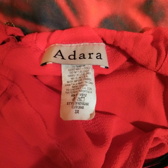 Cold shoulder blouse 💚 - Picture 3 of 3